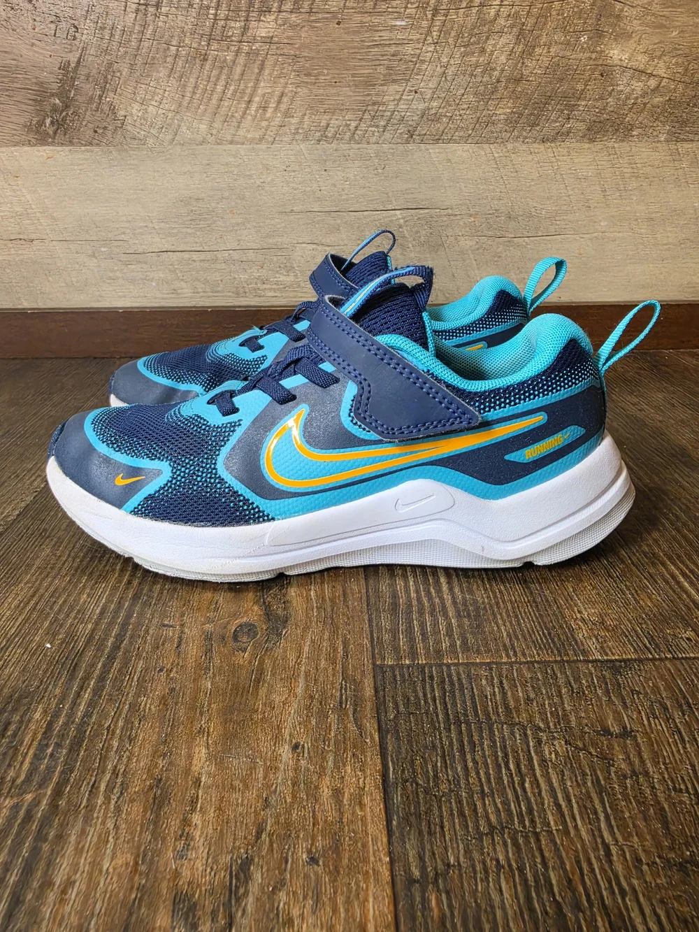 Kids Nike Running Shoes Size 1.5